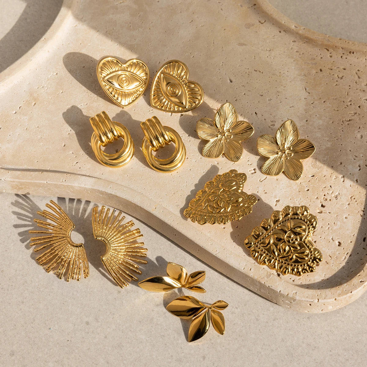 Uworld Classic 18K PVD Plated Gold Color Flower Heart Earring For Women Delicate Stainless Steel Earrings Waterproof Jewelry